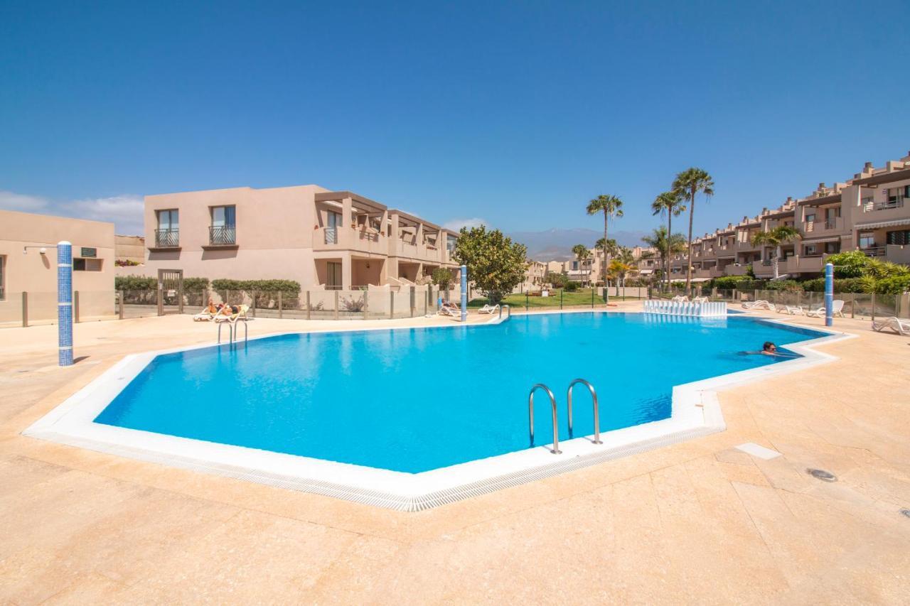 Homeforguest Apartamento En La Tejita Con Piscina, Terraza Y Wifi Granadilla De Abona Luaran gambar