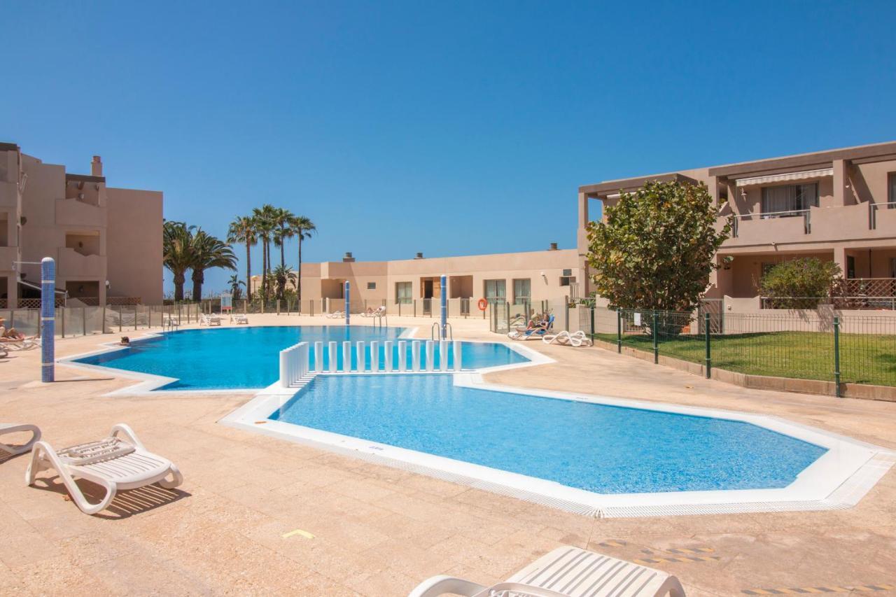 Homeforguest Apartamento En La Tejita Con Piscina, Terraza Y Wifi Granadilla De Abona Luaran gambar